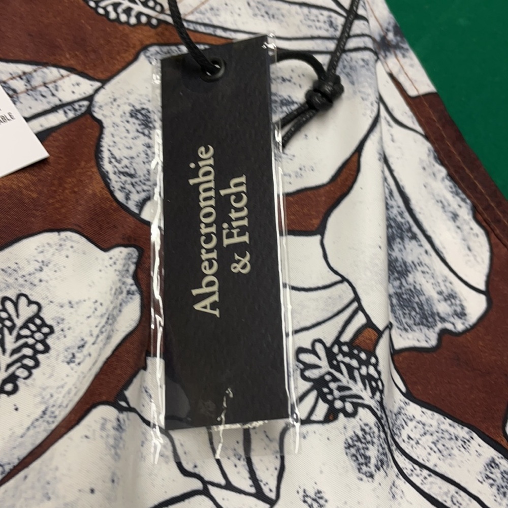 Men’s Abercrombie & Fitch swim shorts. Size 34 - Picture 9 of 10